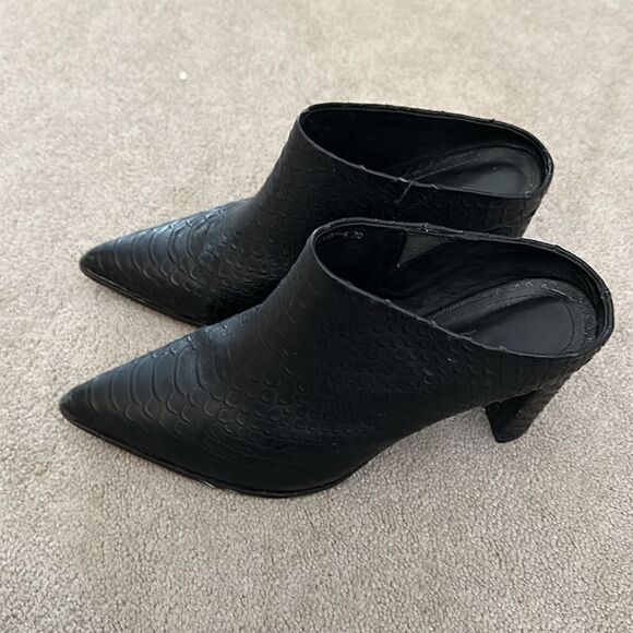 Alias Mae • Mule Heels- Alias Mae black heels ~ ‘rue black snakeskin heels - Picture 3 of 6